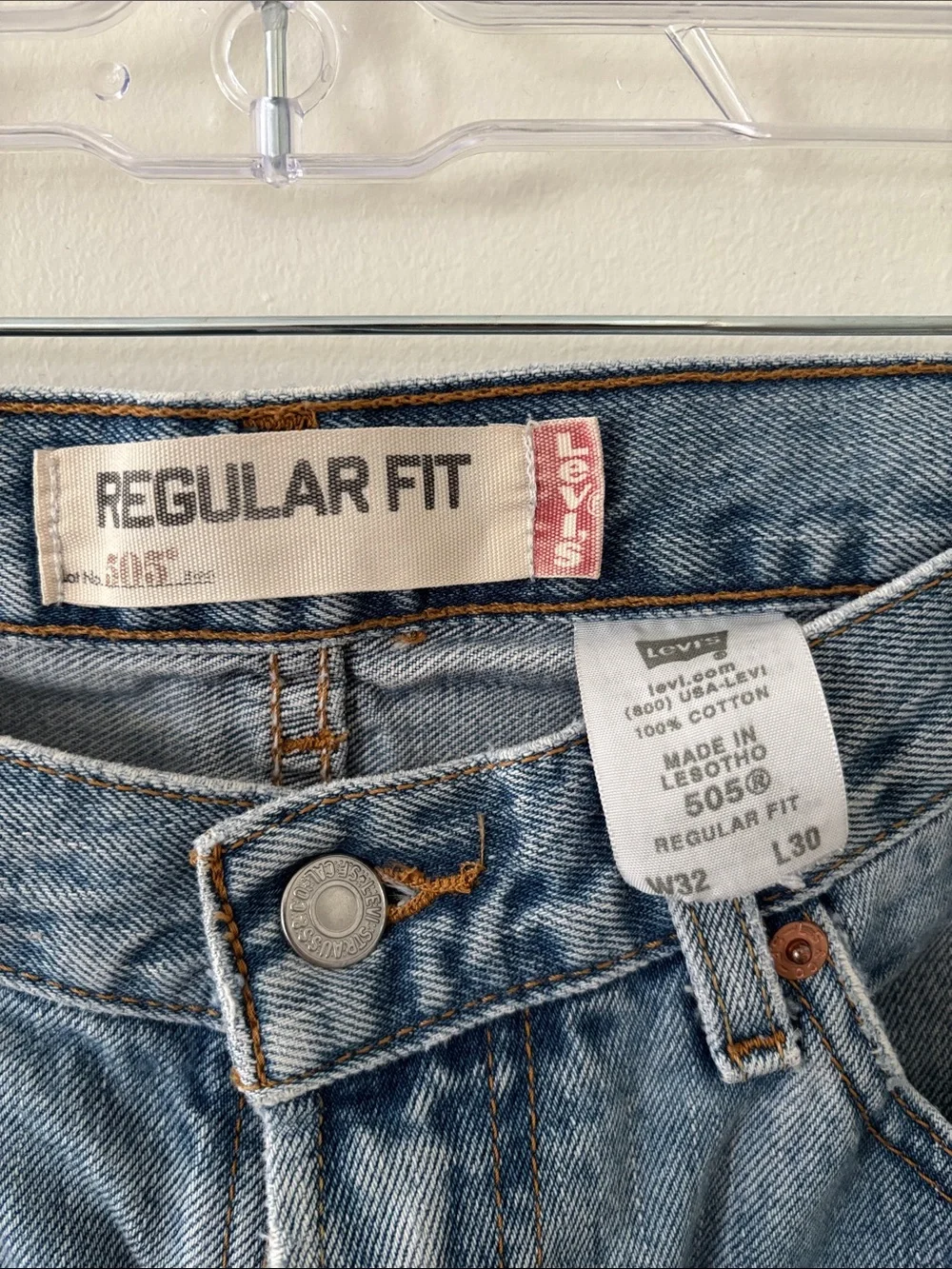 Levi's Regular Fit Relaxed Jeans in Light Blue Wash
